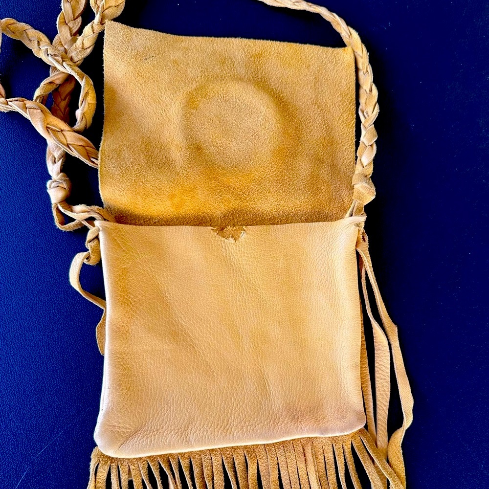 Native American Medicine Bag Navajo (Nab 91)
Leather - Picture 5 of 10